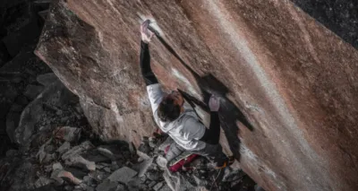 Nicolai Užnik eröffnet „Full Gem“ (8C+) in der Schweiz.