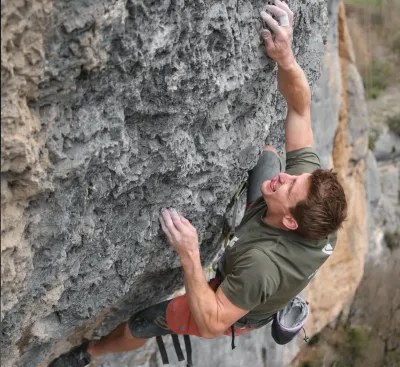 Sébastien Bouin přelezl novou cestu obtížnosti 9b ve Francii: Le Champ des Muses