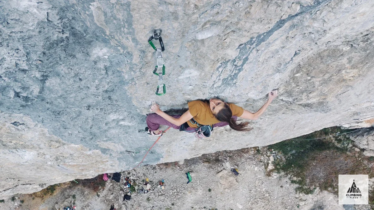 Iris Bielli réalise sa première 9a, 'Absinthium' dans les Dolomites