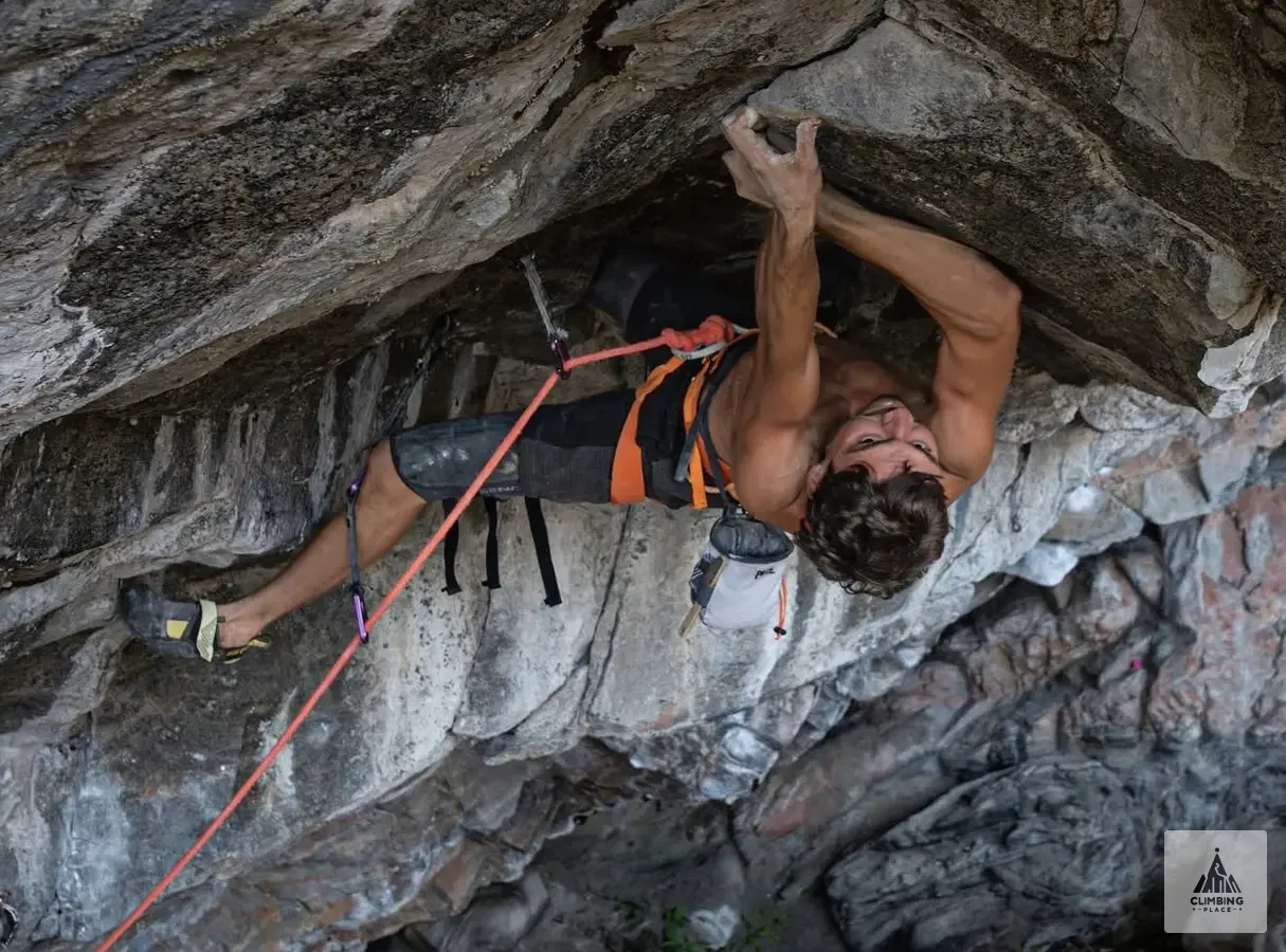 Jules Marchaland enchaîne Change L1 (9a+) à Flatanger, une semaine après sa première en 9b+