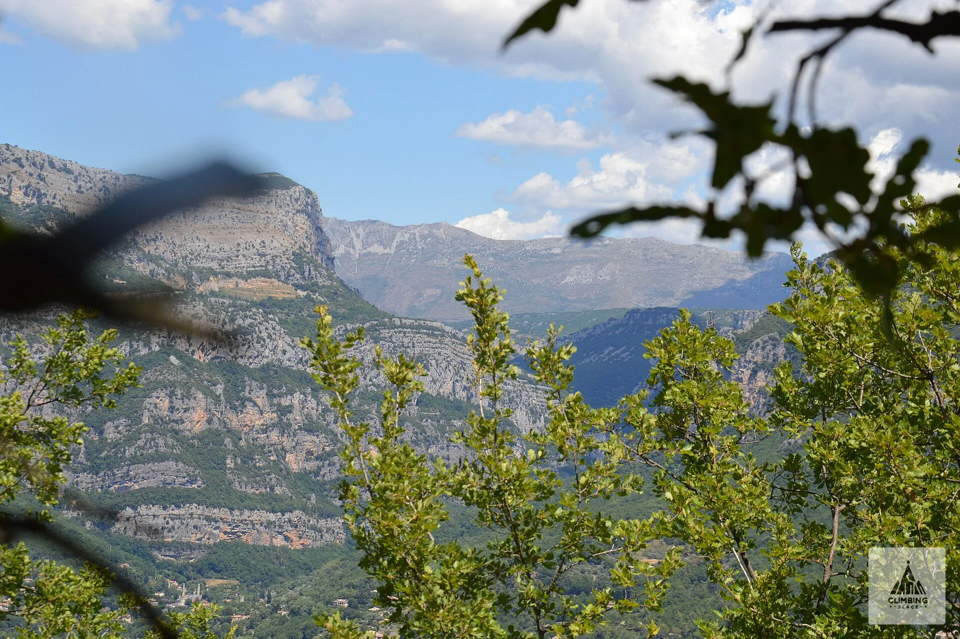 Claudia Ghisolfi přelezla v Gorges du Loup Alone (9a) a přidala Abyss (8c+)